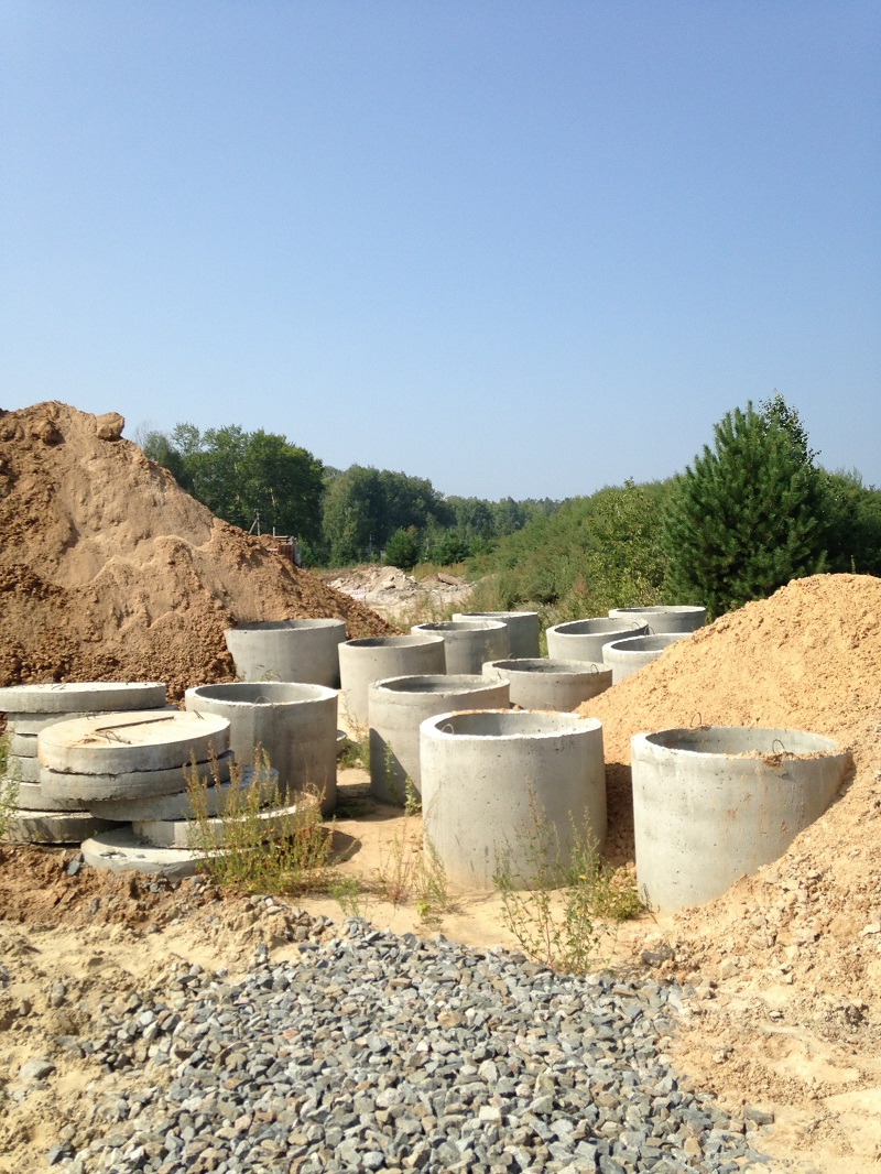 В ЖК “Ясная Поляна” начато строительство централизованной хозяйственно-бытовой канализации.